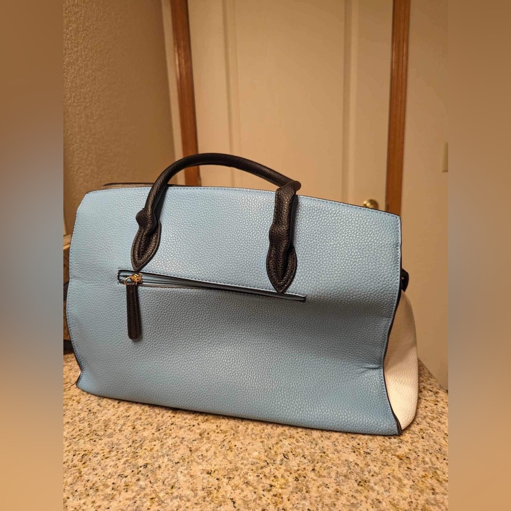 Fashionable 2 Pc Faux Leather Pebbled Sky Blue & White Purse & Matching Wallet - Picture 2 of 8